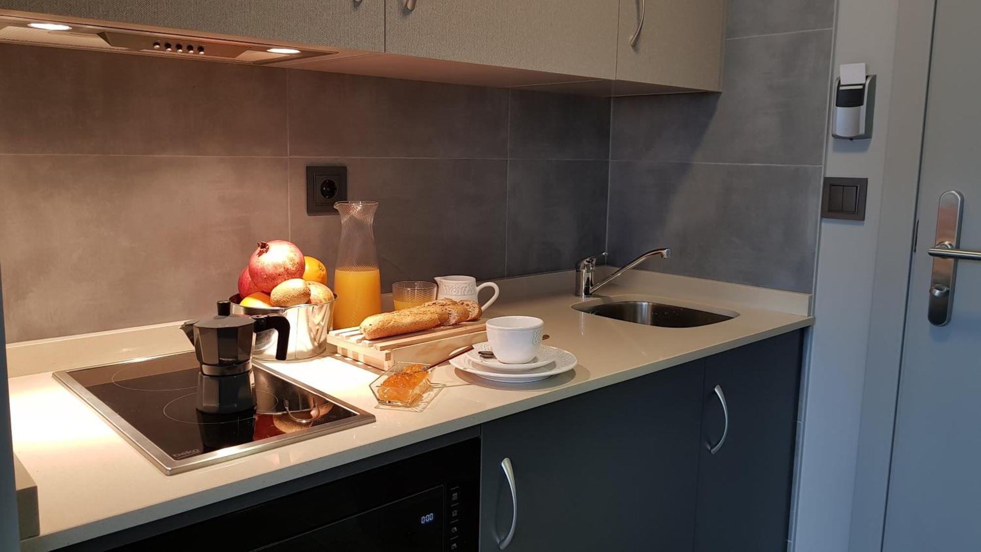 Apartahotel 5Dos5 Oviedo Ngoại thất bức ảnh