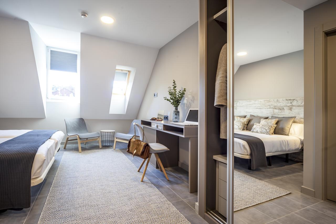 Apartahotel 5Dos5 Oviedo Ngoại thất bức ảnh