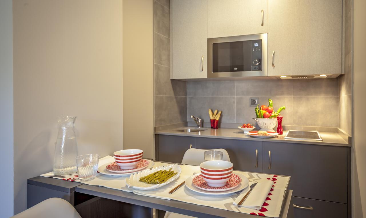 Apartahotel 5Dos5 Oviedo Ngoại thất bức ảnh