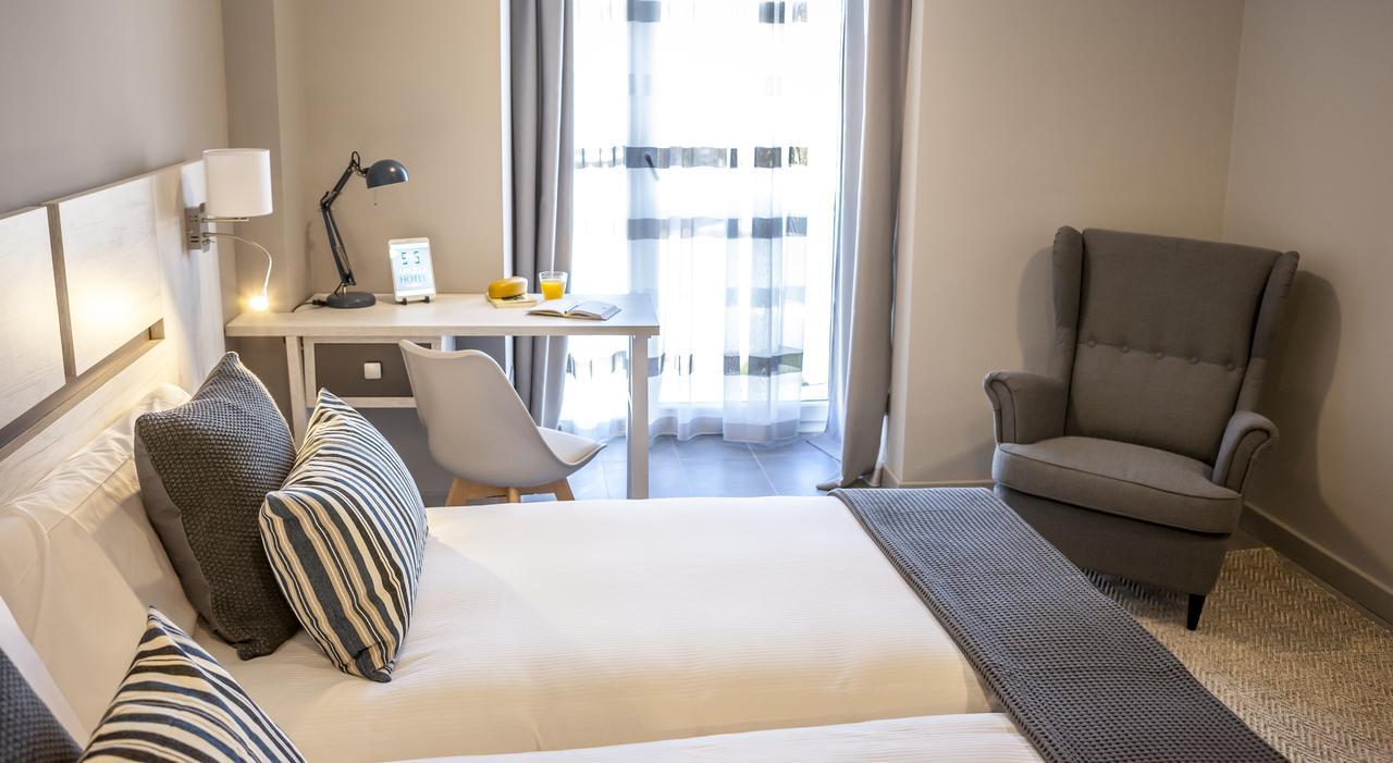 Apartahotel 5Dos5 Oviedo Ngoại thất bức ảnh