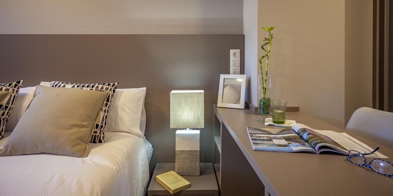 Apartahotel 5Dos5 Oviedo Ngoại thất bức ảnh