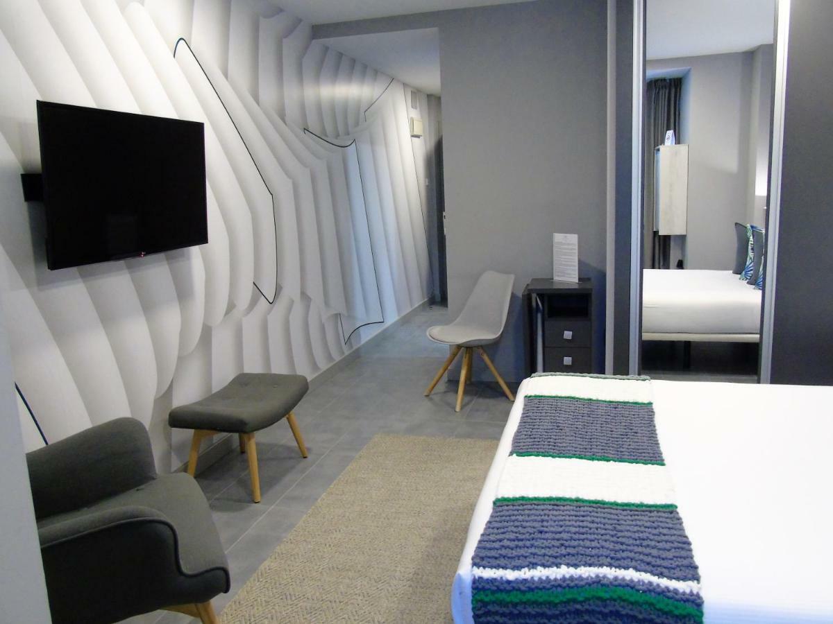 Apartahotel 5Dos5 Oviedo Ngoại thất bức ảnh