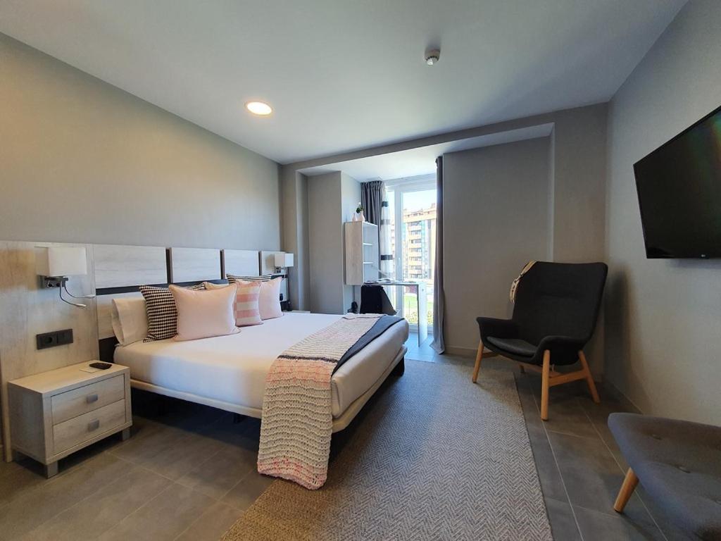 Apartahotel 5Dos5 Oviedo Ngoại thất bức ảnh